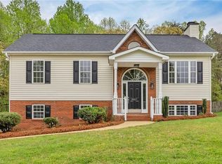 3817 Hunt Chase Dr, Greensboro, NC 27407