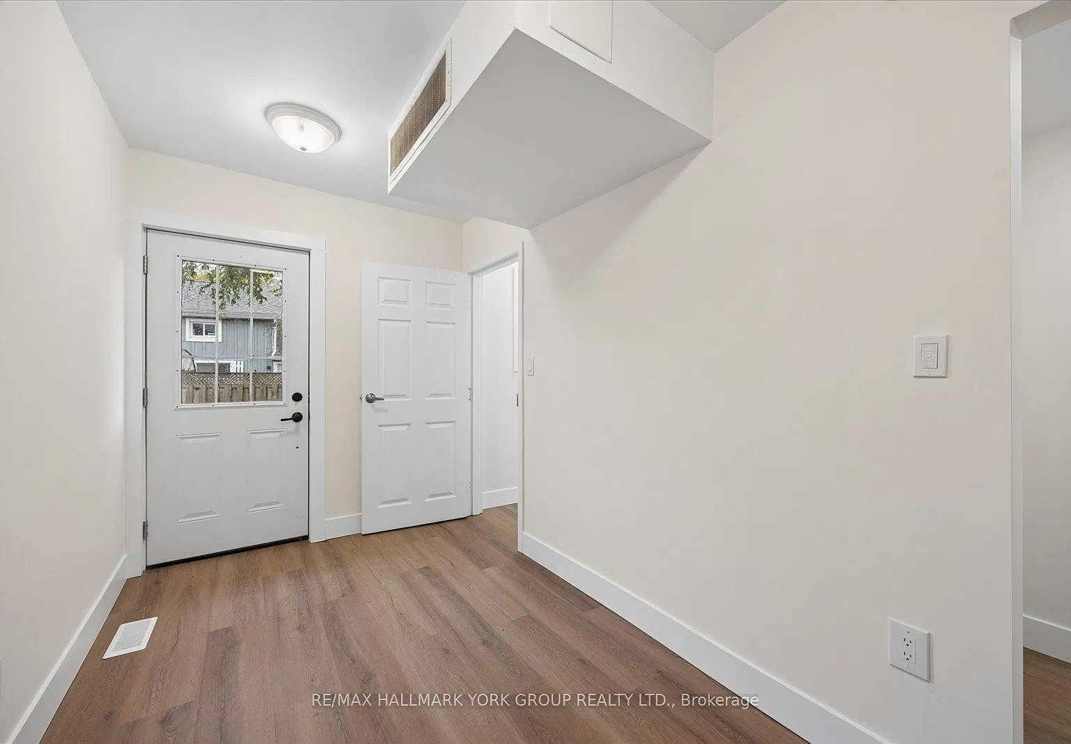 3 bed, $2,500 — Photo 2