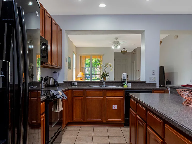 5122 Dominica Dr — Photo 35