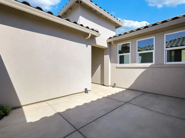 1123 Royo Ranchero Dr, Yuba City, CA 95993