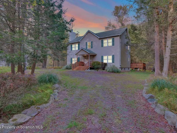 130 Delbert Dr, Gouldsboro, PA 18424