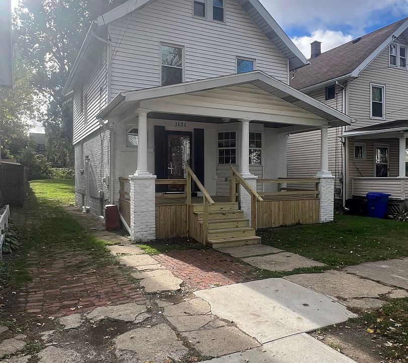 1st image of 1131 W 5th St