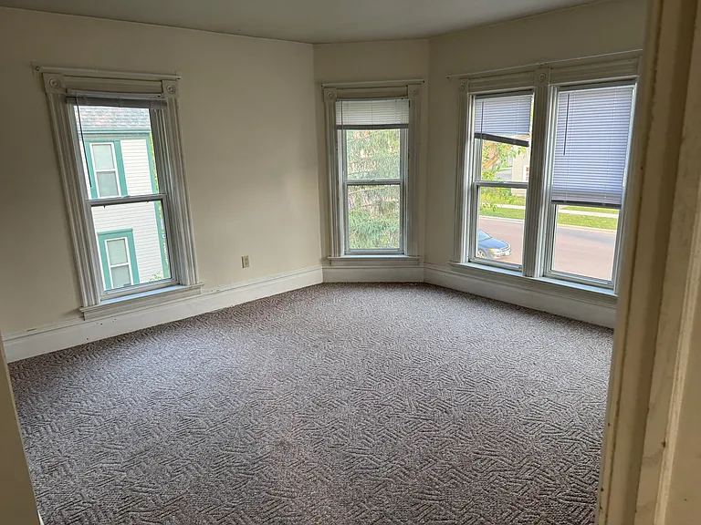 608 Chippewa St — Photo 14