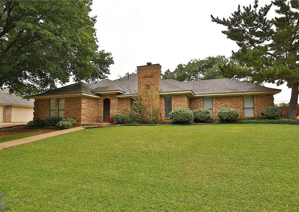 1st image of 31 Hoylake Dr