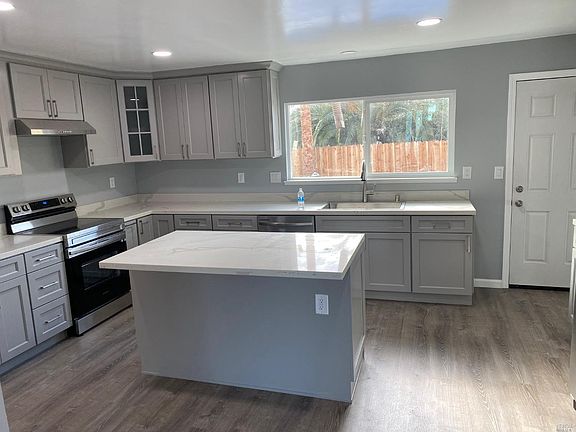 2nd image of 701 Whispering Bay Lane