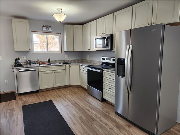 3rd image of 602 Chestnut Street