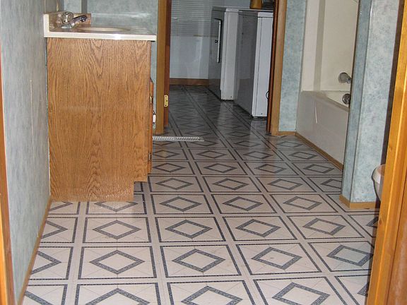 2nd image of 1927 N 30th St