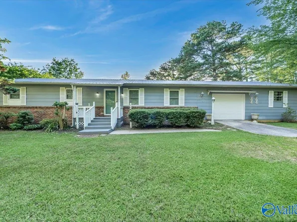 117 Douglas St SE, Hartselle, AL 35640