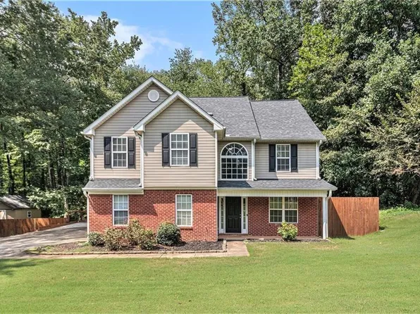 171 Barrington Farms Pkwy, Sharpsburg, GA 30277