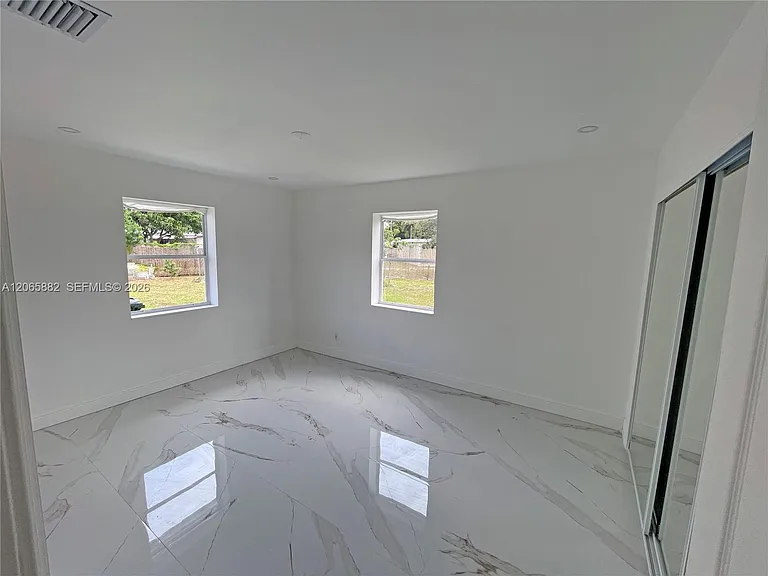 1606 NW 12th Ave — Photo 10