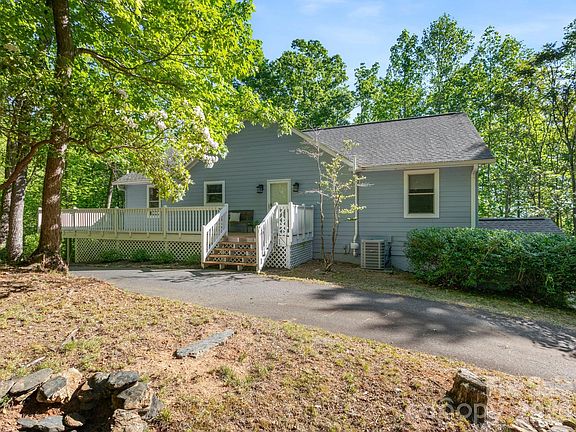 2nd image of 220 Jones Ct