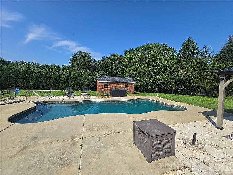 1st image of 5914 Hanna Ct