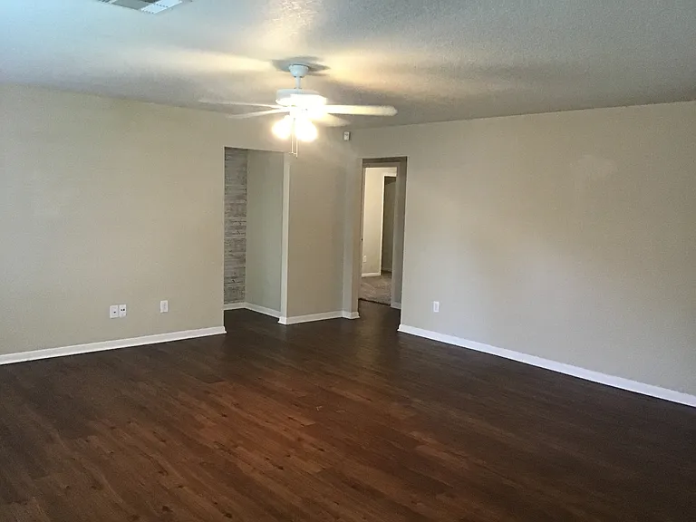 5602 Darby Square Trl — Photo 4