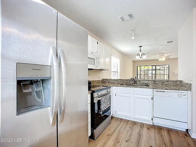 2075 Gail Ave — Photo 32