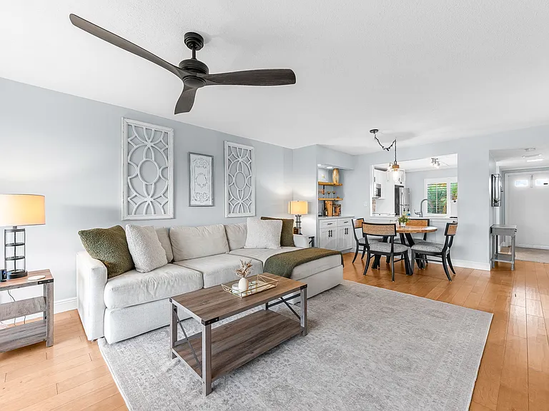 149 Palm Dr #18 — Photo 9