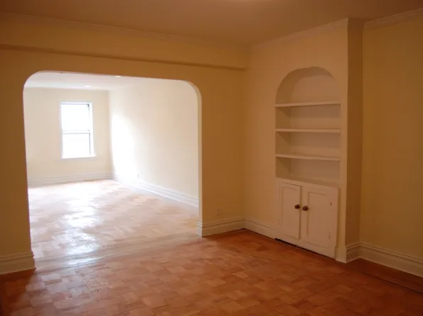 868 East 7th image 1 of 17