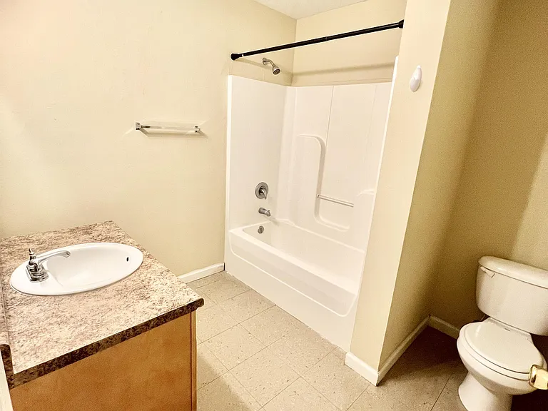 4720 Common St — Photo 9