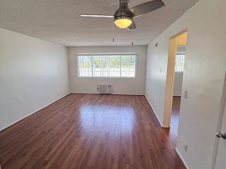 1 Month Free! Renovated Units in Central Van Nuys — Photo 12