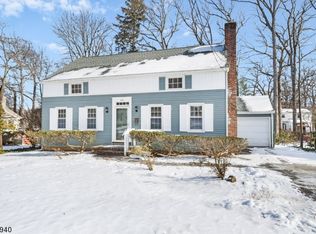 114 Beechwood Dr, Wayne, NJ 07470