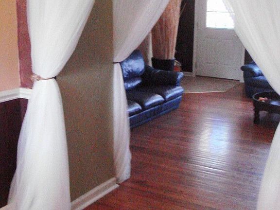 Diningroom through to livingroom