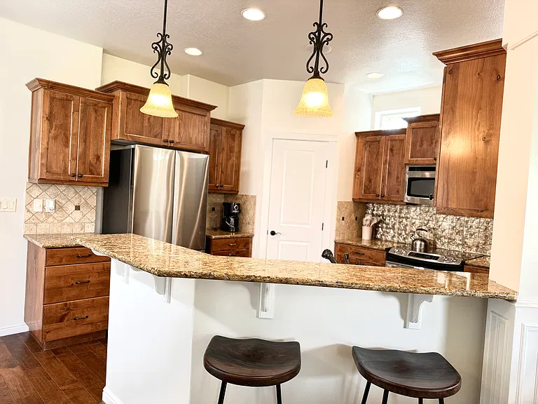 982 E Winding Creek Dr — Photo 5