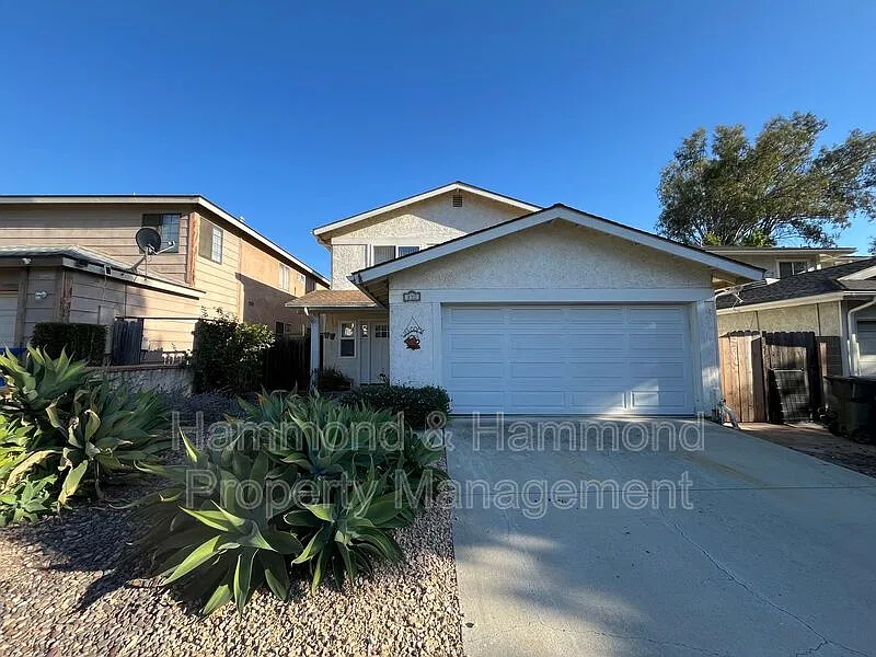 3 bed, 2.5 bath, 1711 sqft, $4,295 — Photo 1