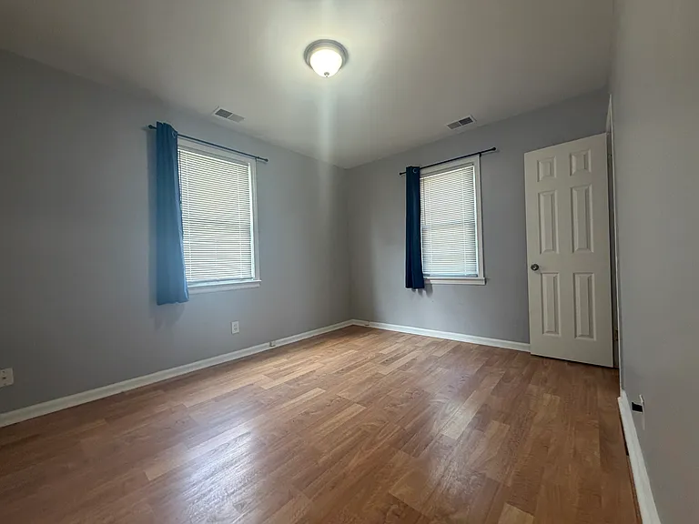 22438 Clairwood St — Photo 17