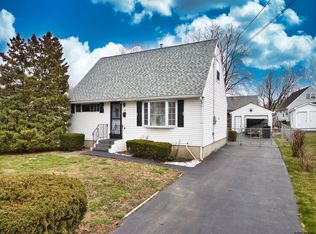 24 Dunham St, Troy, NY 12180
