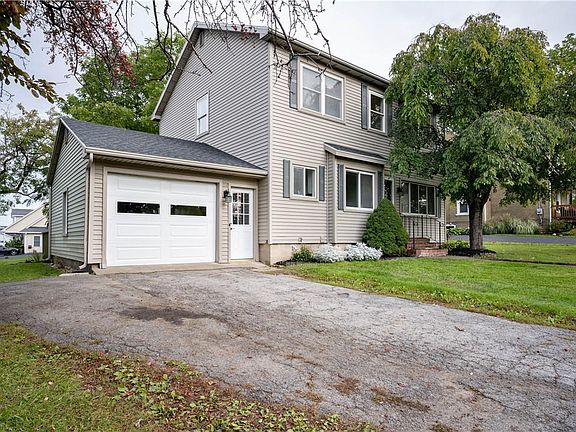 2nd image of 457 N Main St