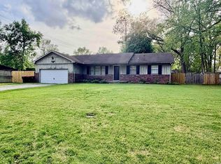 715 Carole Pl, Newburgh, IN 47630