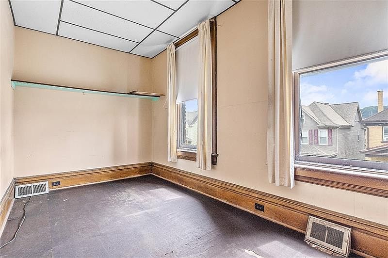 c. 1900 Brick Single Family House For Sale in McKees Rocks, PA. 72K