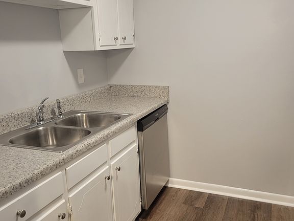 Kitchen with dishwasher