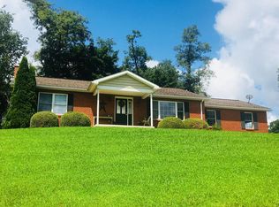 79 Country Side Dr, Lewistown, PA 17044