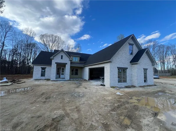 6943 Ridge Rd, Lexington, NC 27295