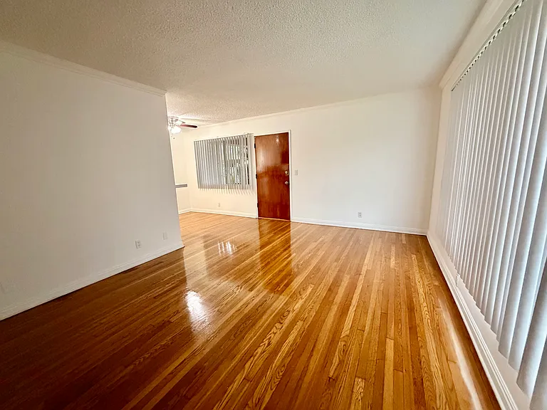 956 Wilcox Avenue — Photo 27