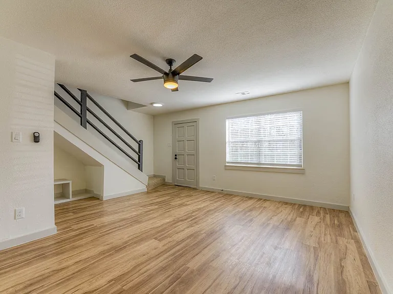 The Garden District Apartments — Photo 3