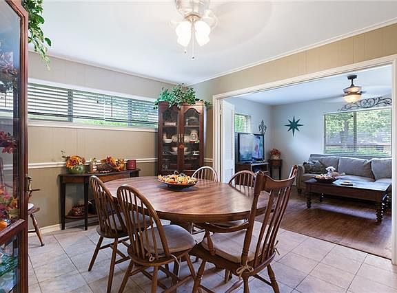 2nd image of 1106 Bandera Ln