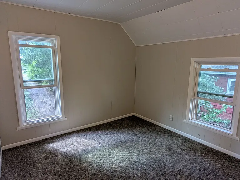 1447 Shriver Ave NE — Photo 15