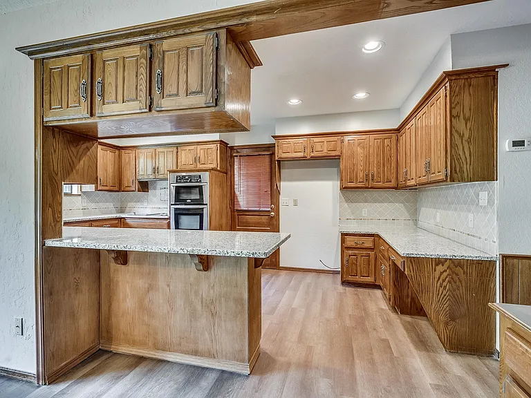 1111 Robin Hood Ln — Photo 6