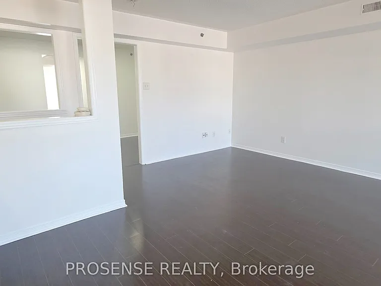 9699 Jane St #13 — Photo 6