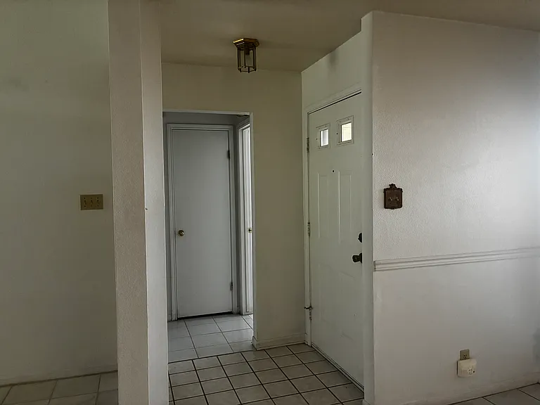 4605 High Pointe Dr — Photo 11