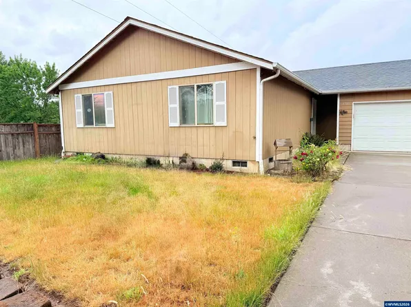 1780 Tamarack St, Sweet Home, OR 97386