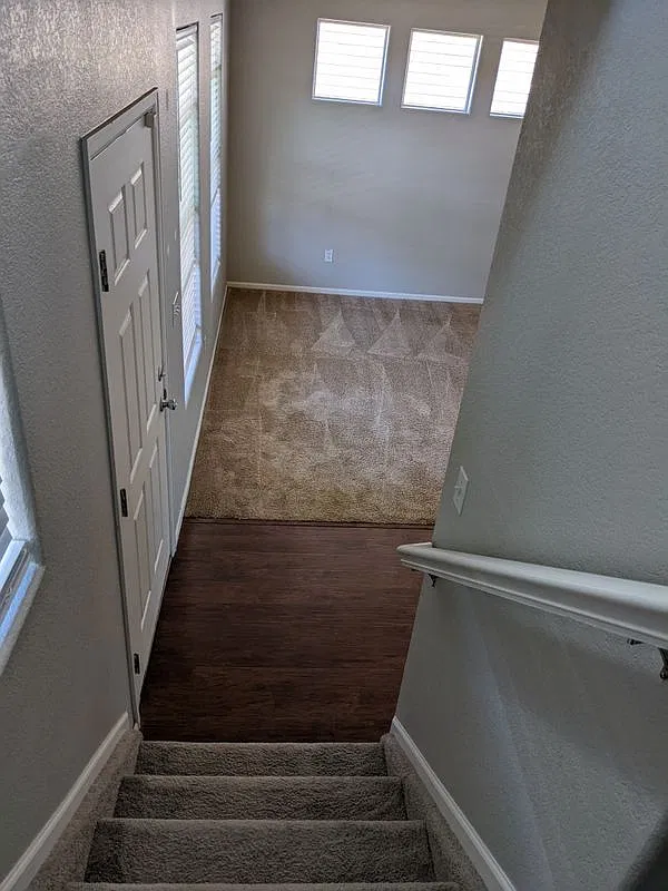 3 bed, 3.0 bath, 1870 sqft, $2,150 — Photo 2