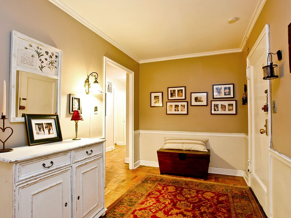 1st image of 1 Chateaux Cir APT 1G