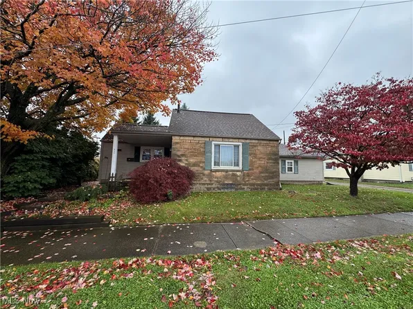 415 Market St NE, Navarre, OH 44662