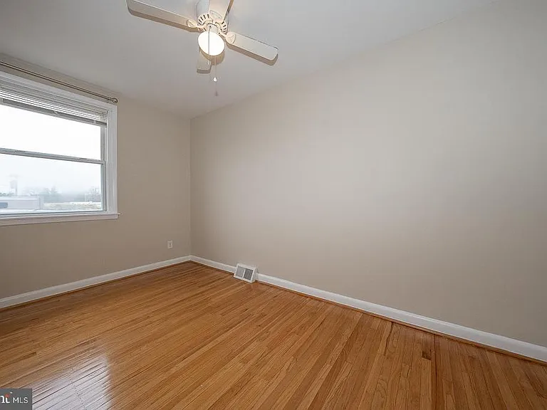 130 Ivy Ct — Photo 43