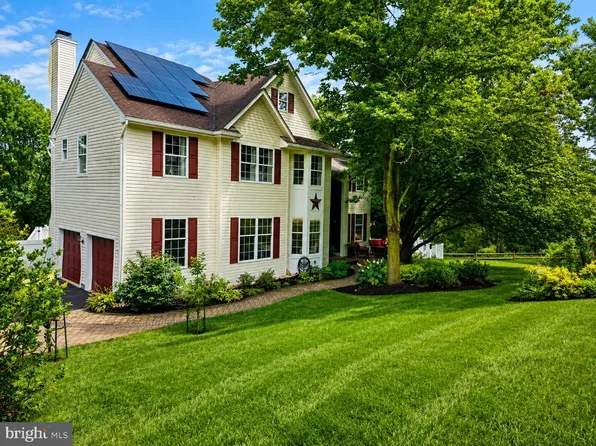 11 Belmont Cir, Avondale, PA 19311