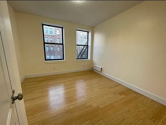 2nd image of 220 Wadsworth Ave APT 306