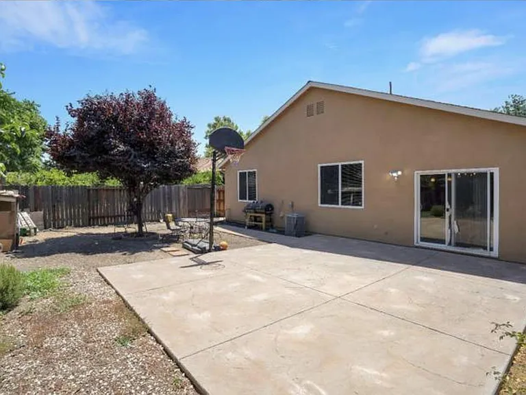 2626 Duck Ct — Photo 4