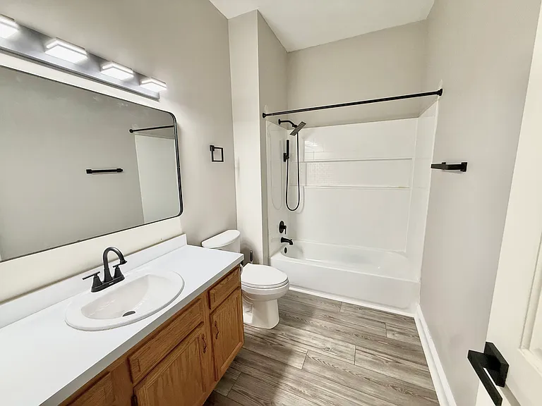 1736 Memorial Ave SW #B — Photo 7